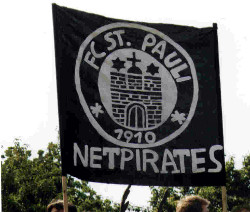 Doppelhalter der Netpirates beim Spiel in Uerdingen, 13.06.1999